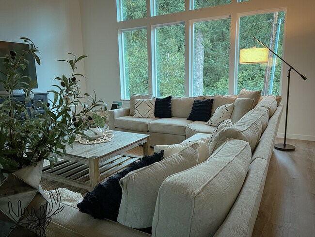 Foto del edificio - 472 E Alder Dr