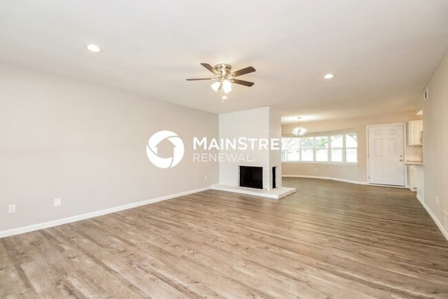 Photo - 3 Bedroom Pet-Friendly Home in Plano, TX with Main Street Renewal