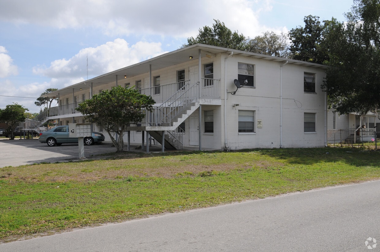 Building Photo - 38010 14th Ave