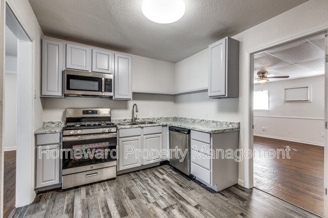 Foto del edificio - 4256 Standish Rd