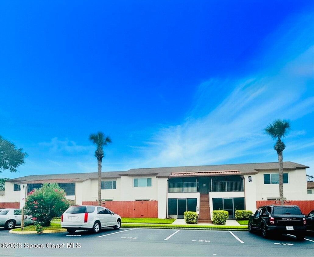 Primary Photo - 624 Ridge Club Dr