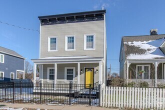 Building Photo - 1613 Monteiro Ave