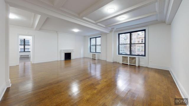 Foto principal - 3 bedroom in NEW YORK NY 10019