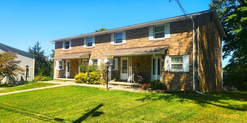 Primary Photo - 228 River Rd