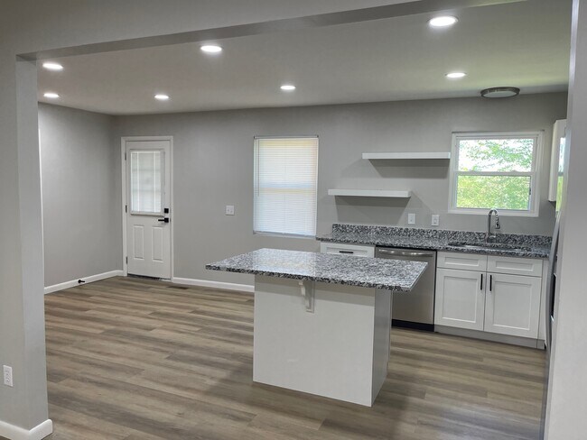 Building Photo - 119 Washington Cir