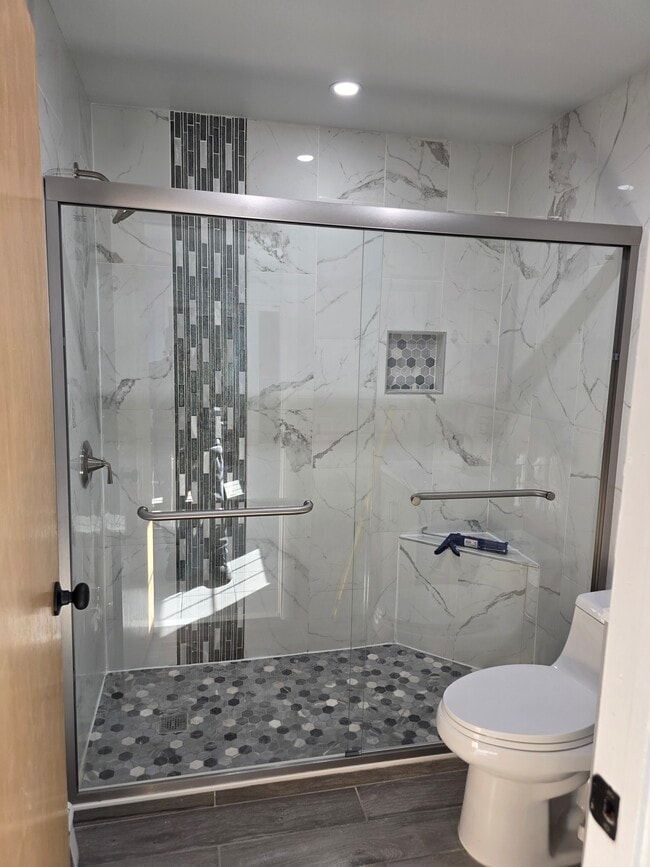 Building Photo - 228 Duncan Ave