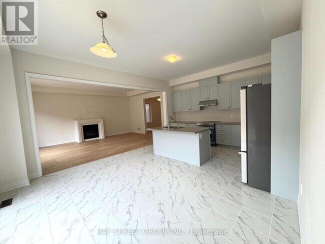 Building Photo - 2940 Grindstone Cres