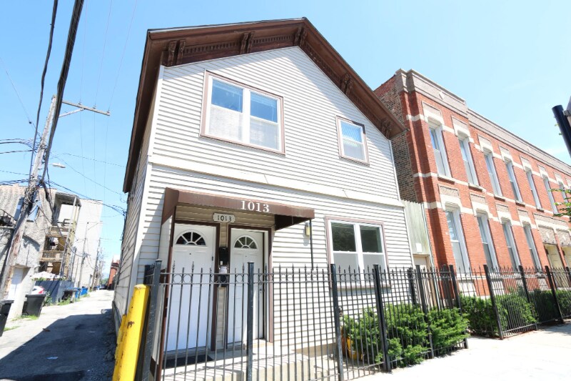 1013 S Laflin St Unit 1, Chicago, IL 60607 Room for Rent in Chicago