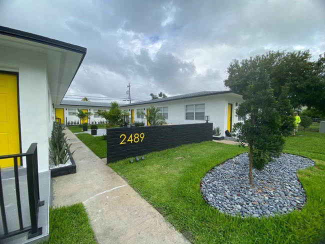 Foto del edificio - 2489 SW 27th St