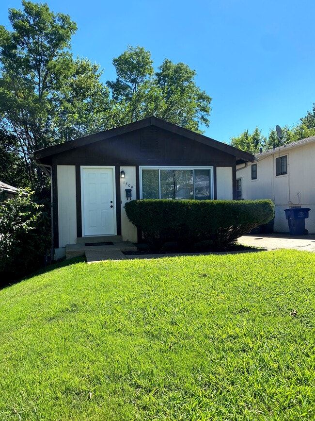 Front - 1500 Prather Ave
