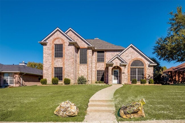 Building Photo - 1204 Surrey Cir