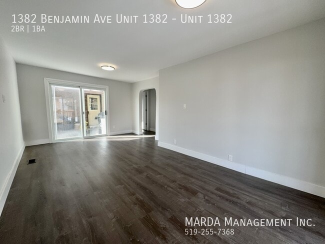 Building Photo - RENOVATED 2 BED + DEN/1BATH - WALKERVILLE + HYDRO & GAS