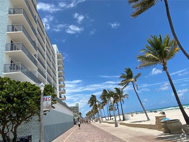 Building Photo - 400 N Surf Rd