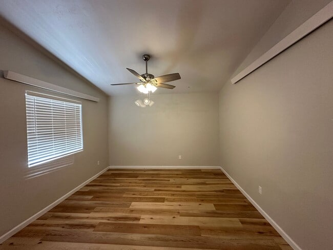 Building Photo - 1346 Texas Ave