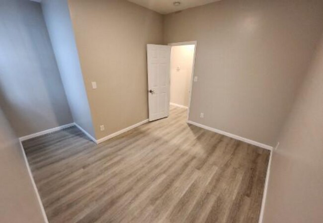 Foto del edificio - 348 W Queen Ln