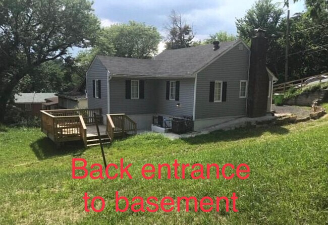 Building Photo - 27 Akin Ave