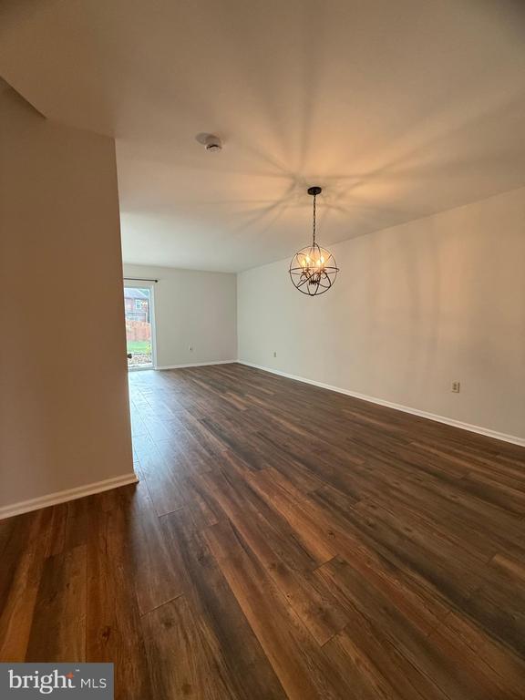 Building Photo - 112 Mulberry Ct