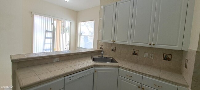 Building Photo - 3 br, 2.5 bath House - 5538 Boynton Garden...
