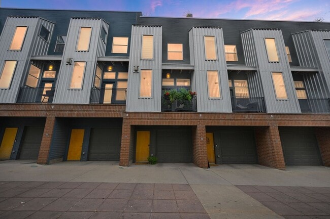 Building Photo - 2680 Blake St