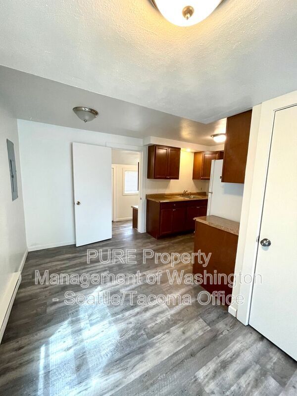 Building Photo - 4453 48th Ave SW