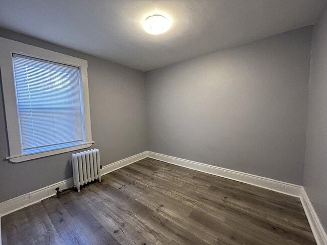 Building Photo - 128 Carrick Ave