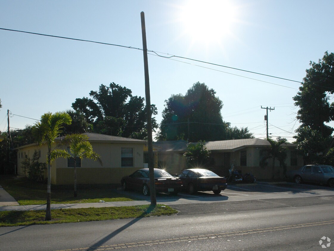 Primary Photo - 511 S 24th Ave