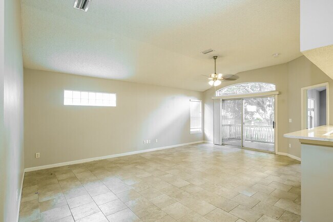 Foto del edificio - 1126 Brookwood Bluff Rd E