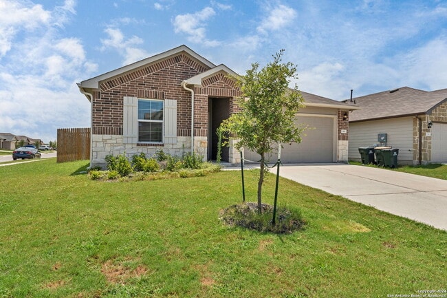 Building Photo - 140 Fireoak Dr