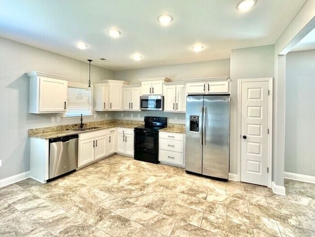 Foto del edificio - Now Leaseing a 4 Bedroom 3 Bath Home In Southeast Memphis