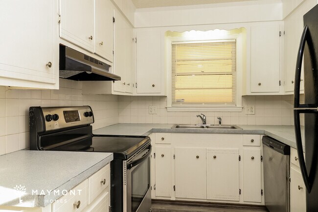 Foto del edificio - 4806 Faulkland Rd