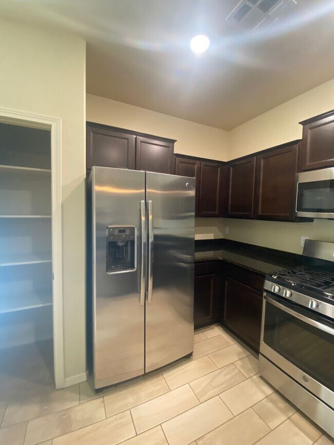 Foto del edificio - Beautiful 3 Bedroom 2.5 Bathroom House Available Now!