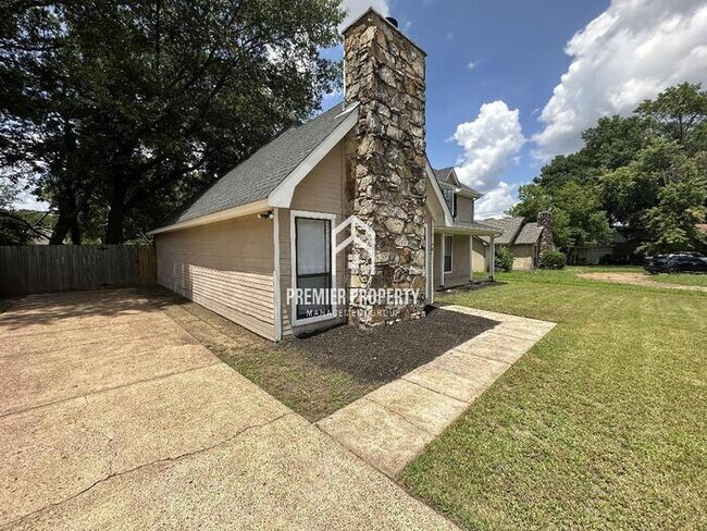 Foto del edificio - 6548 Birch Hollow Dr