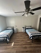 Building Photo - 777 SOMEWHERE Rd