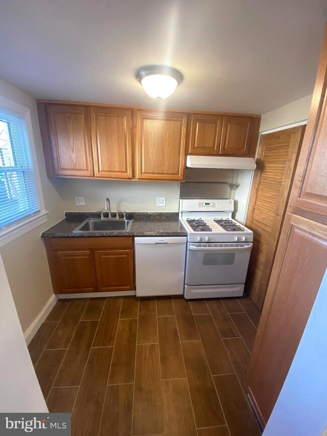 Foto del edificio - 3902 25th Ave