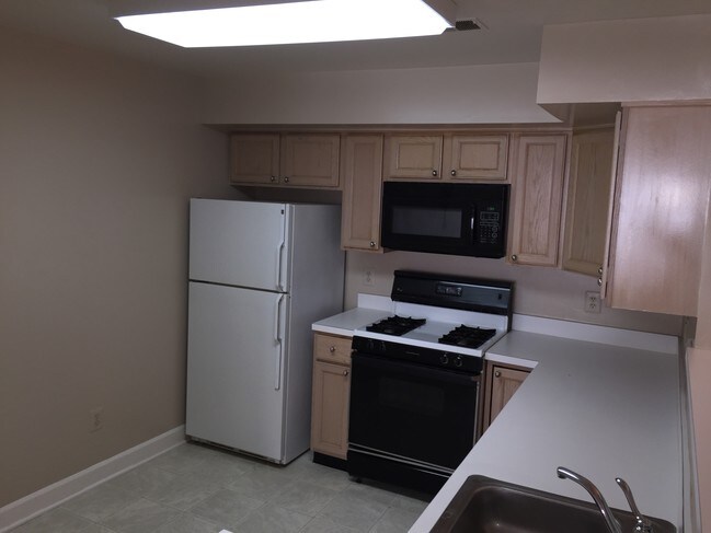 Foto del edificio - 8311 Bluebird Way