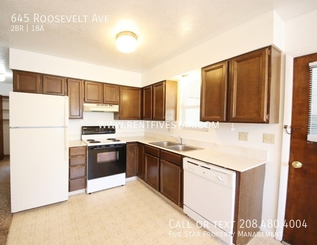 Building Photo - 2 Bedroom Available in Central Pocatello, ...