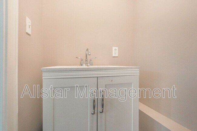 Foto del edificio - 3145 Scranton Rd