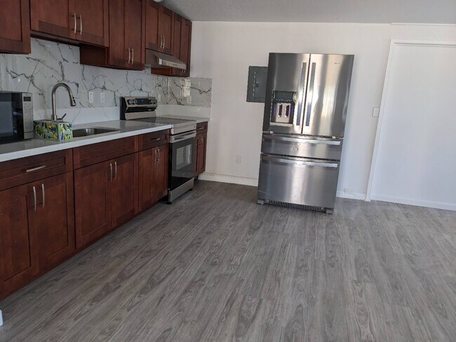 Cocina - 99-741 Hulumanu St