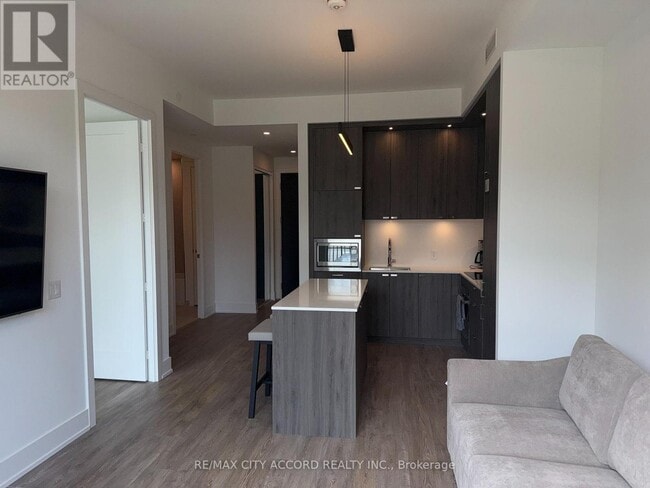 Building Photo - 259 The Kingsway