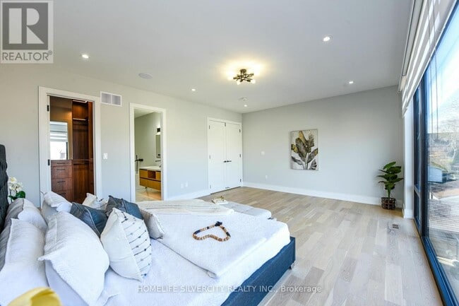 Building Photo - 80A Evans Ave.