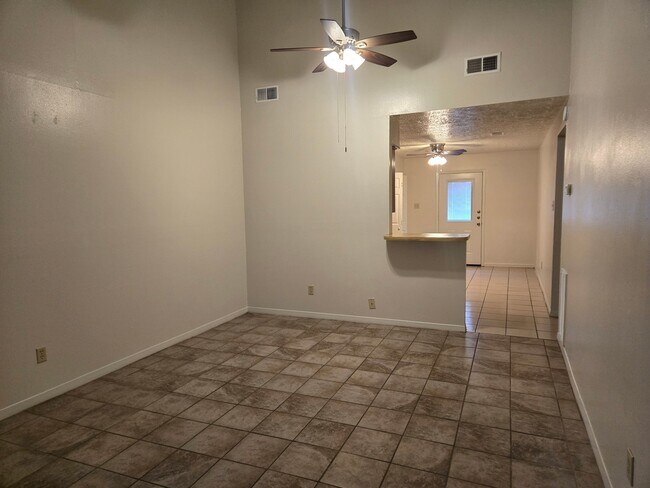 Foto del edificio - 3319 Bluestem Cir