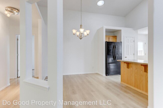 Building Photo - 3 br, 2 bath House - 14291 W Comisky Dr.