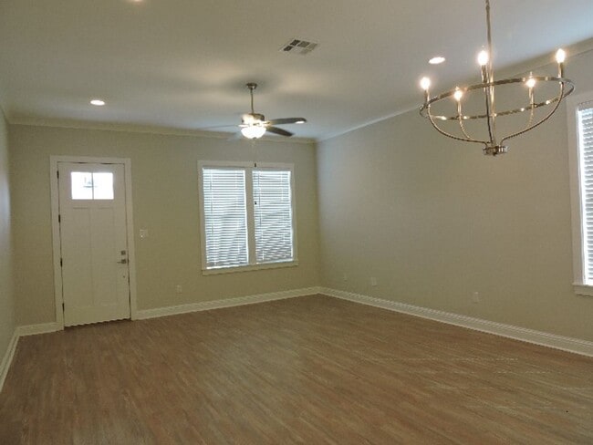 Building Photo - 6 YR old Modern Farmhouse designed 3BR/2BA Plus Office