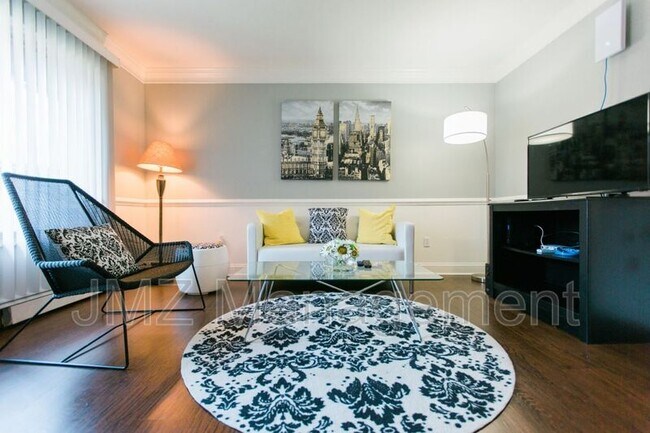Foto del edificio - 3923 Devon Rd