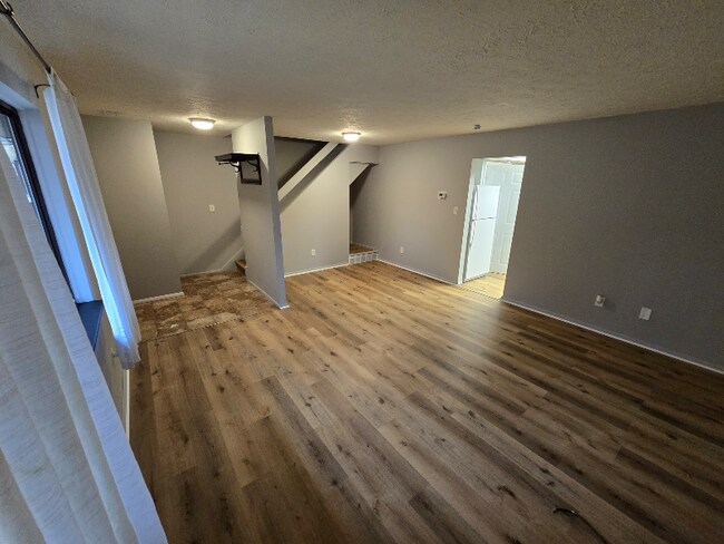 Foto del edificio - 26640 Lake of the Falls Blvd