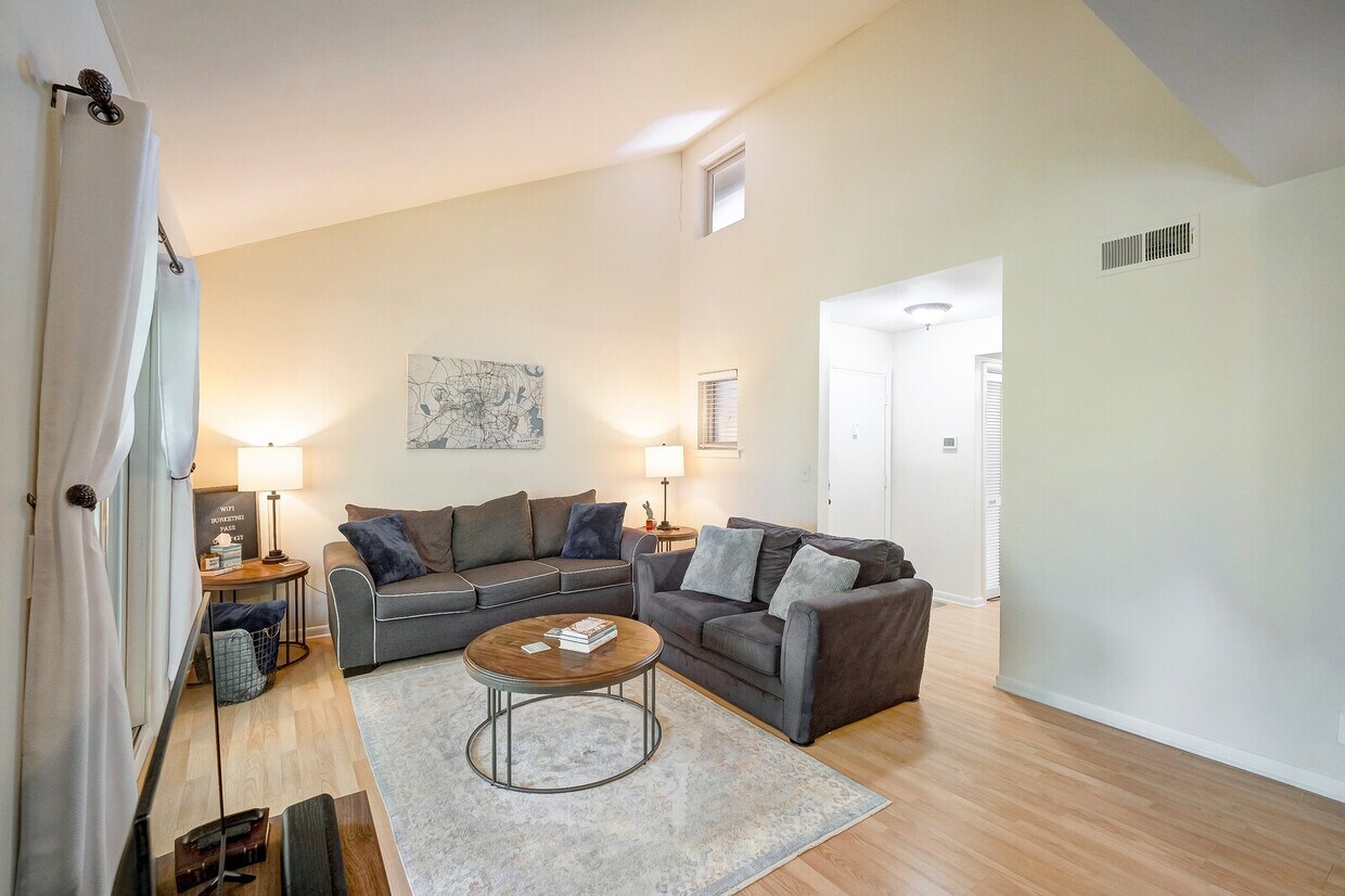 Foto principal - 427 Summit Ridge Pl