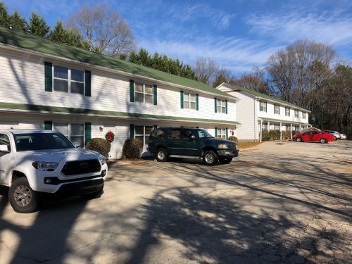 Foto principal - 535 Shearers Rd. #104
