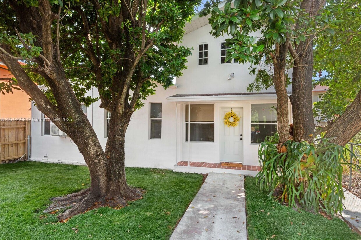 Foto principal - 2508 SW 10th St