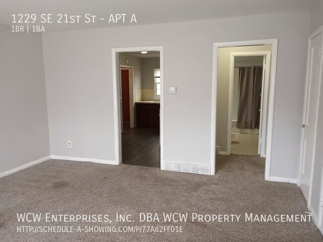 Building Photo - Great 1 bedroom 1 bath duplex!