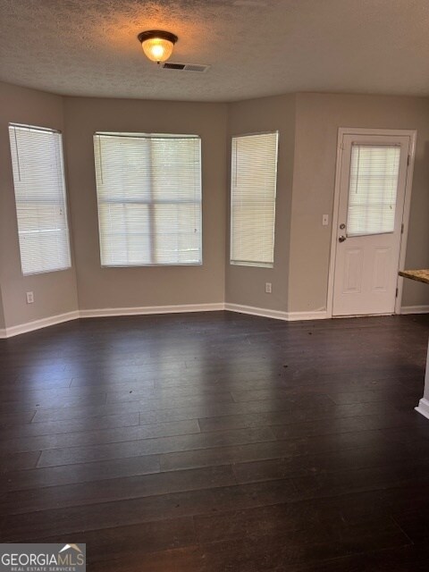 Foto del edificio - 5599 Fair Creek Way
